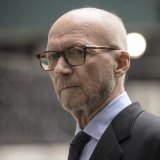 Pau Haggis a été visé par des accusations d'agressions sexuelles de plusieurs femmes, mais il a comparu à New York seulement pour les faits dénoncés par l'agente publicitaire.